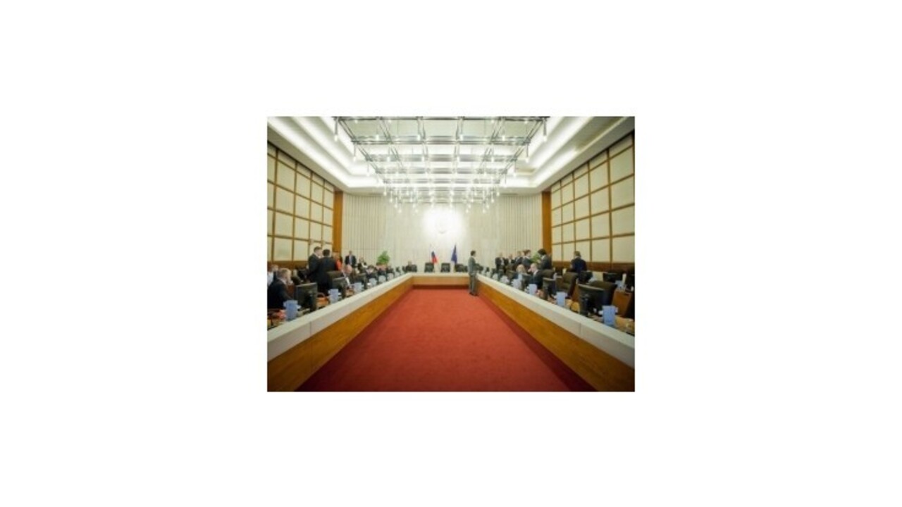 Ministri rozhodujú o personálnych zmenách v úradoch